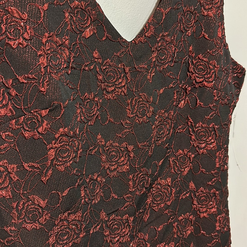 Donna Ricco Black and Burgundy Floral Lace Midi Dress